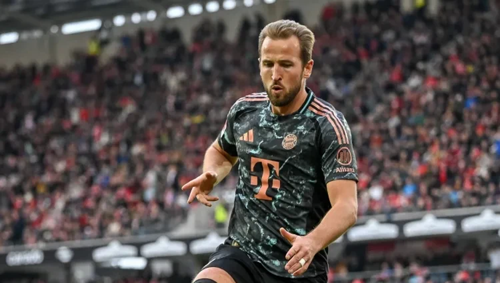 爱游戏-包含表现优异引发热议！，凯恩在德国队比赛中刷新纪录热度持续攀升的词条