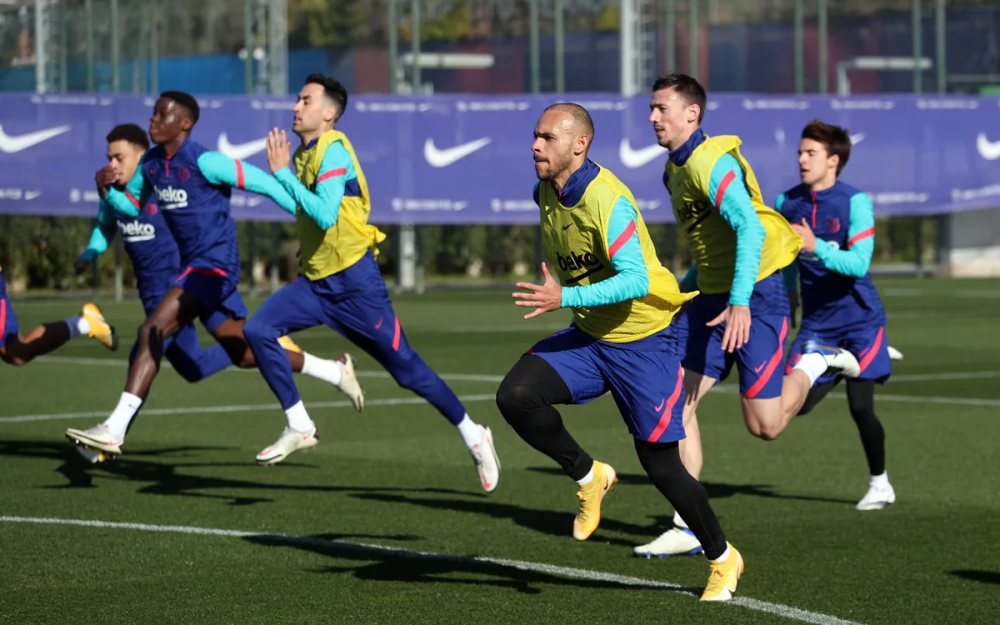 爱游戏体育-关于塞维利亚内部会议纪要流出：国际比赛日内部沟通，国王杯使命明确，医务组通报恢复的信息