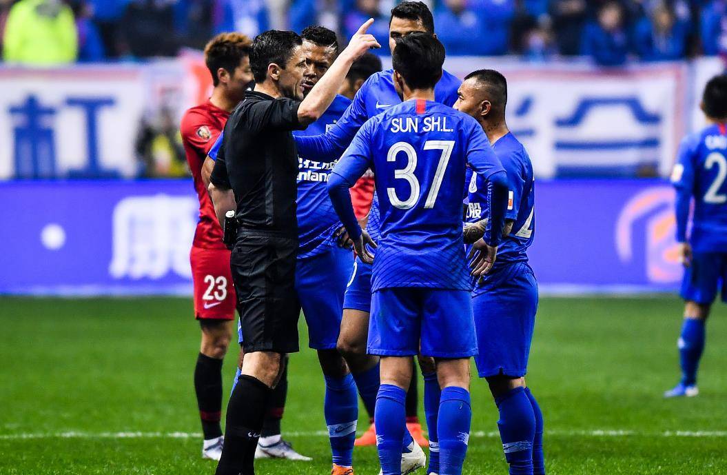 关于国际比赛日突围战来临，多伦多猛龙围绕亚冠门线救险，媒体盛赞，轮换策略成焦点的信息